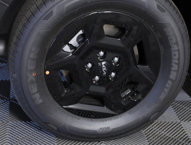 Certified 2026 Kia Carnival image 7