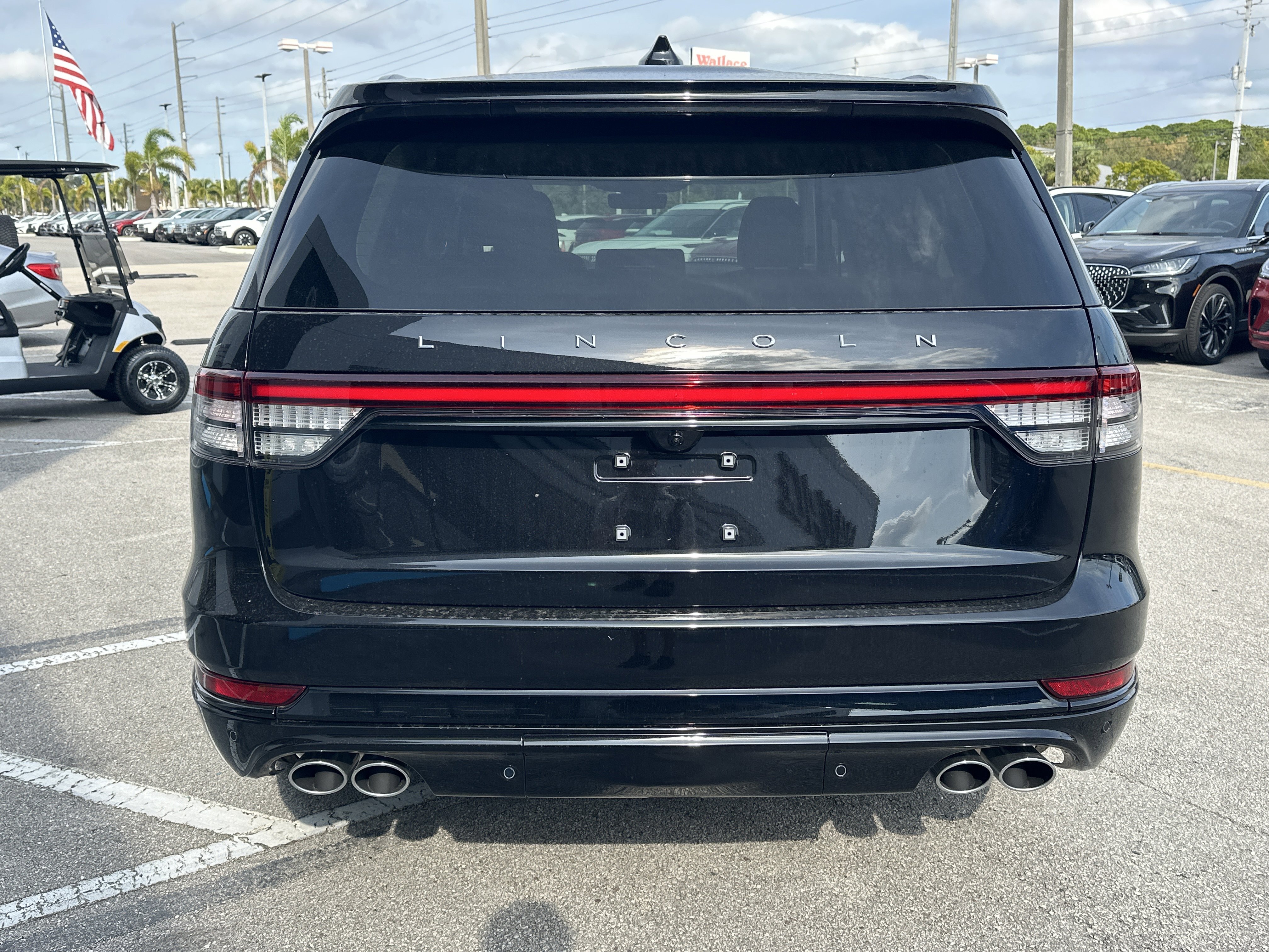 New 2026 Lincoln Aviator 2WD w/ Jet Appearance Package image 7