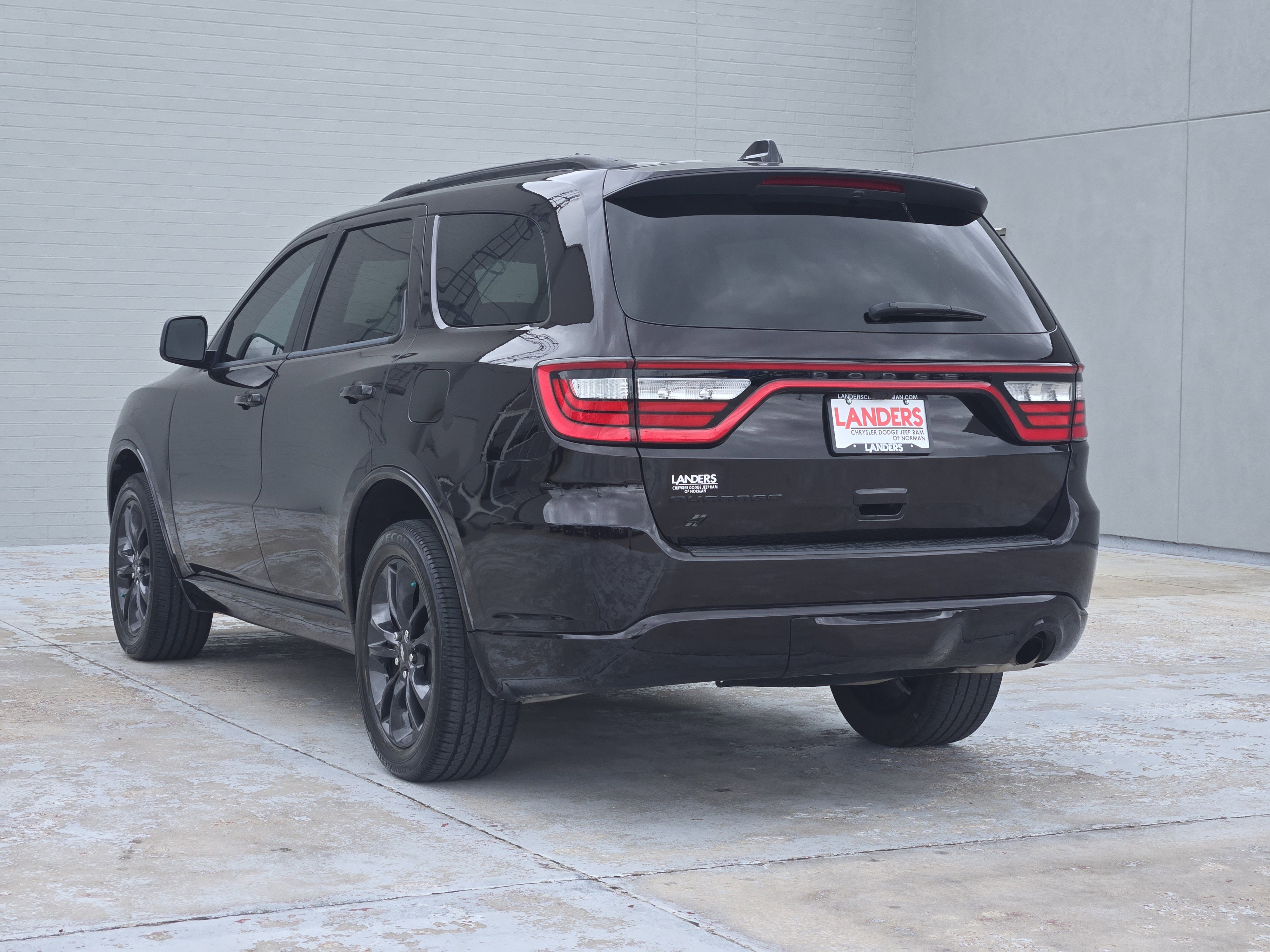Used 2024 Dodge Durango SXT w/ SXT Blacktop Group image 6