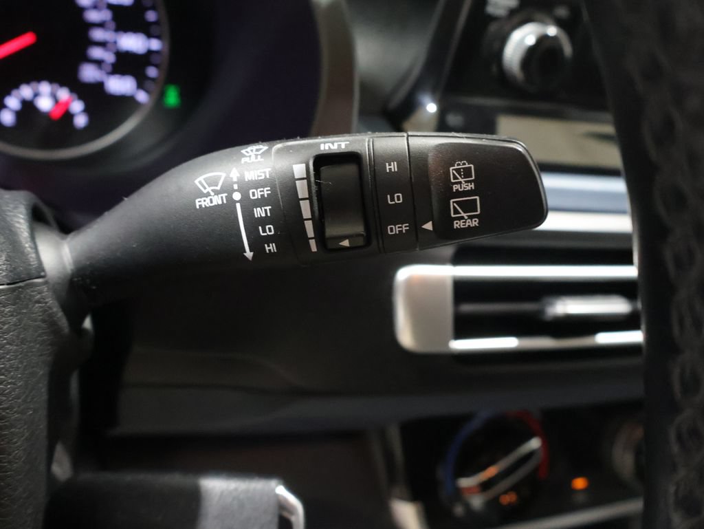 Used 2021 Kia Seltos S AWD/4WD image 37