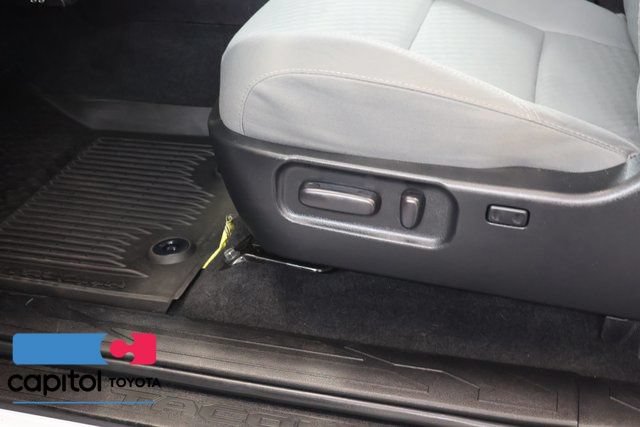 Certified 2022 Toyota Tacoma SR5 AWD/4WD image 13
