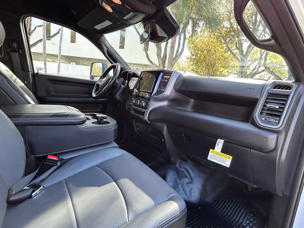 Used 2026 RAM 3500 Tradesman w/ Chrome Appearance Group image 35