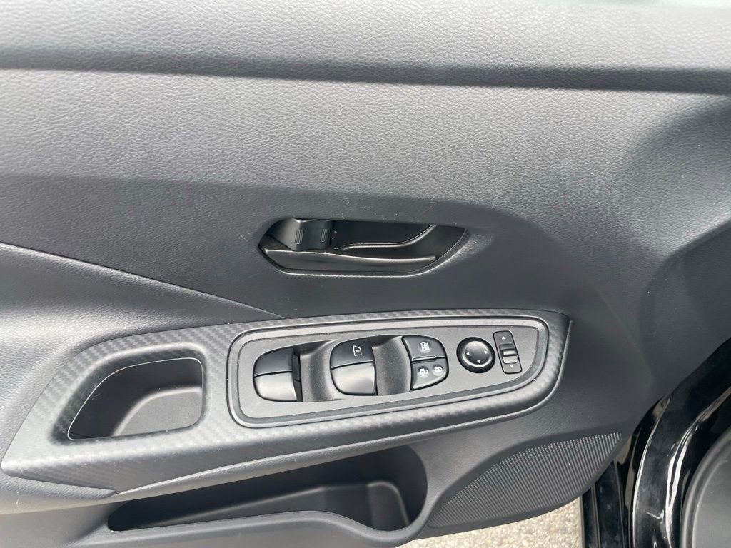 Used 2025 Nissan Versa S FWD image 10