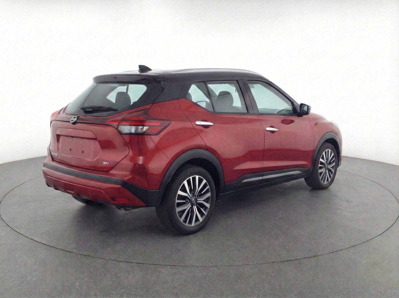 Used 2024 Nissan Kicks SV image 9