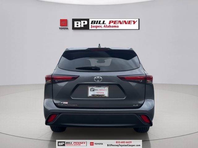 Used 2025 Toyota Highlander XLE image 4
