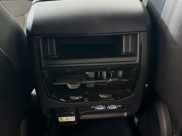 New 2025 Jeep Grand Cherokee Altitude image 24