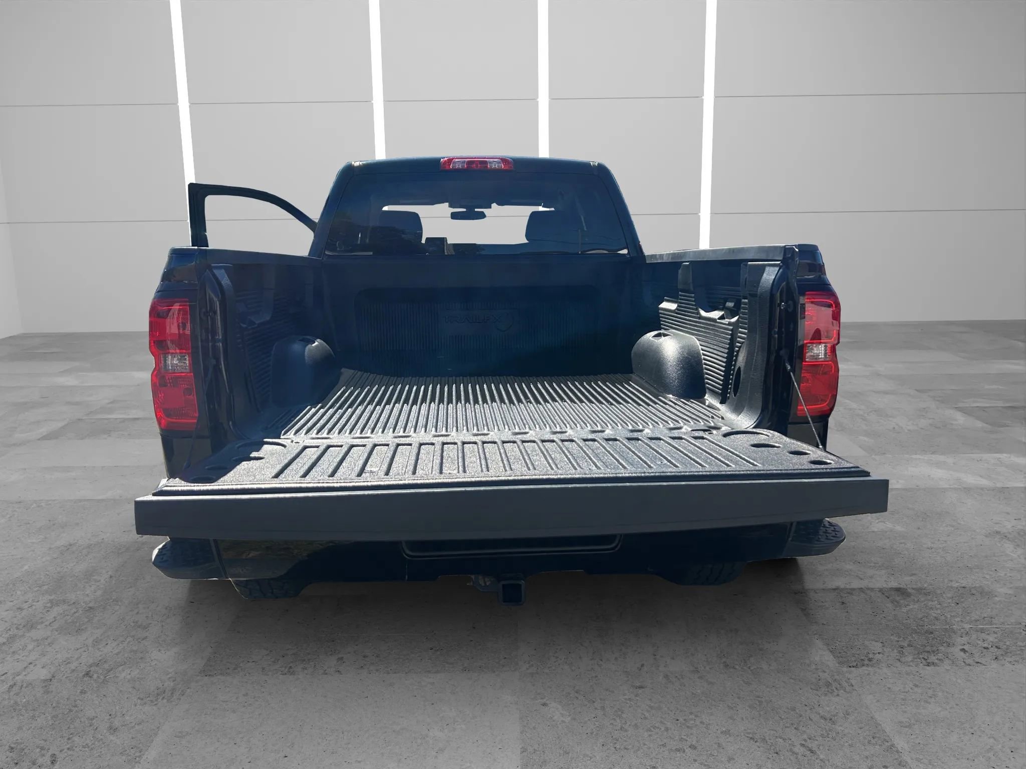 Used 2018 Chevrolet Silverado 1500 Custom w/ Trailering Package AWD/4WD image 10