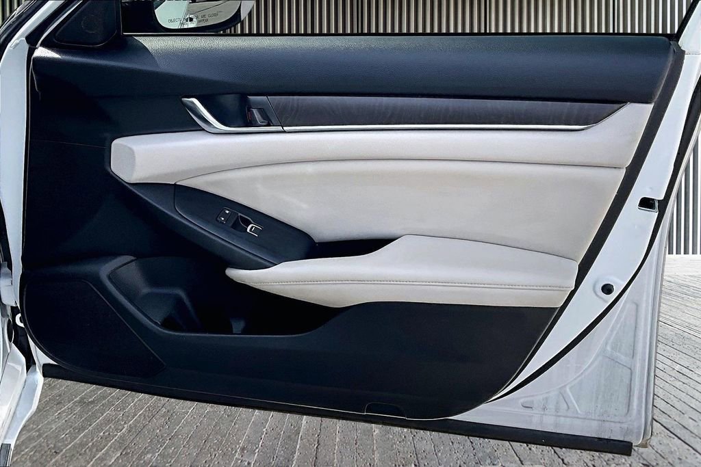 Used 2020 Honda Accord EX image 24