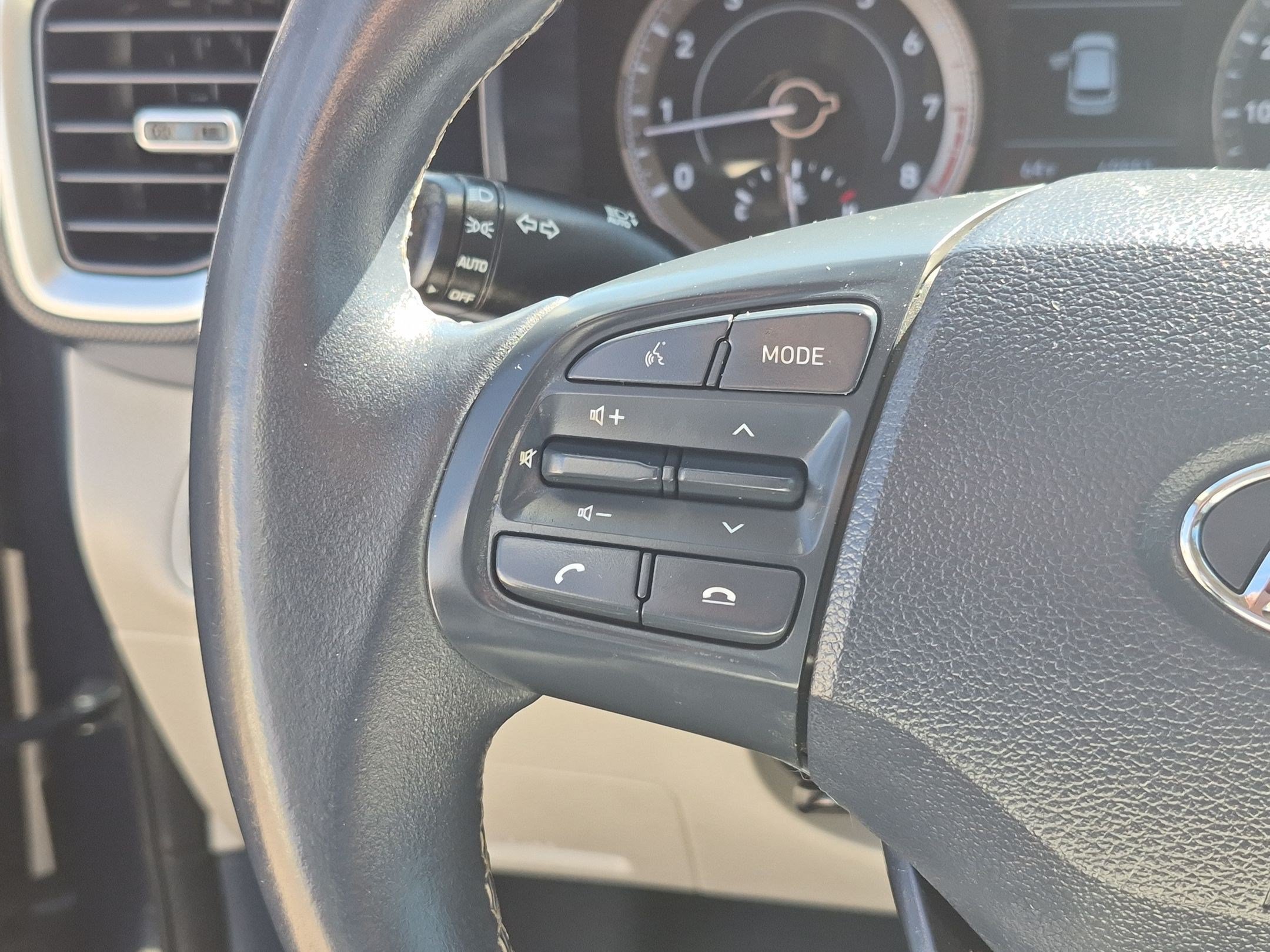 Used 2021 Hyundai Venue FWD image 18
