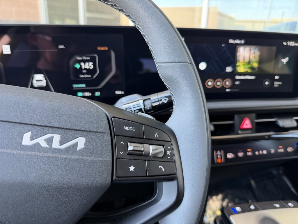 Used 2025 Kia EV6 Wind image 30