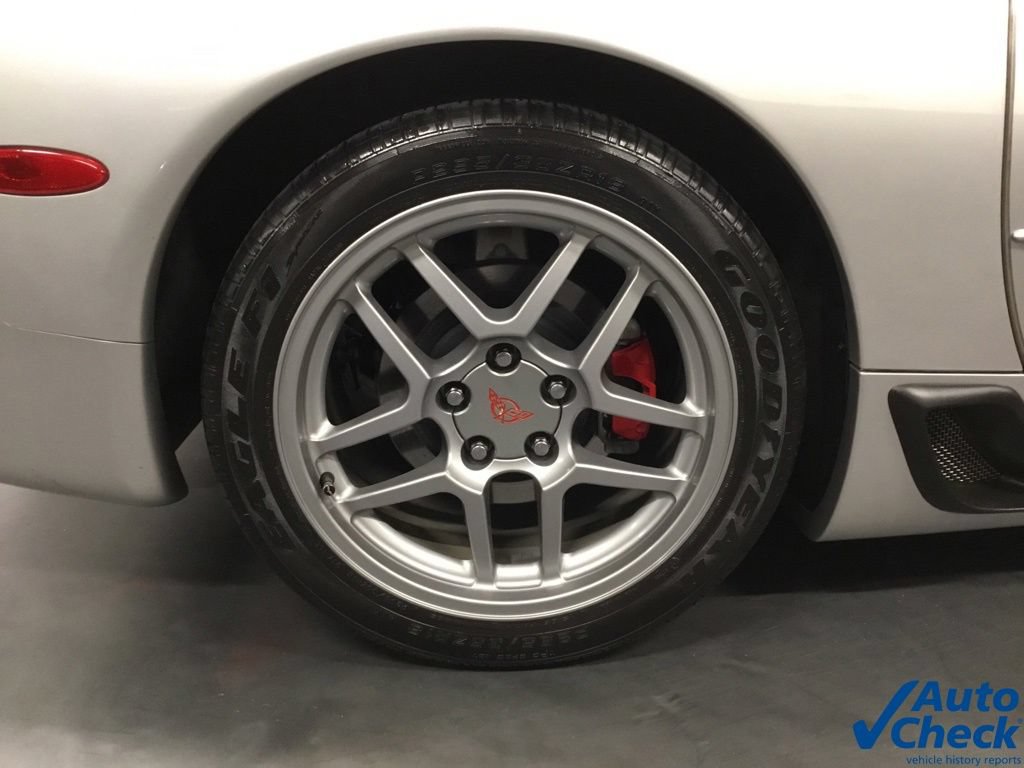 Used 2004 Chevrolet Corvette Z06 w/ Memory Package RWD image 14
