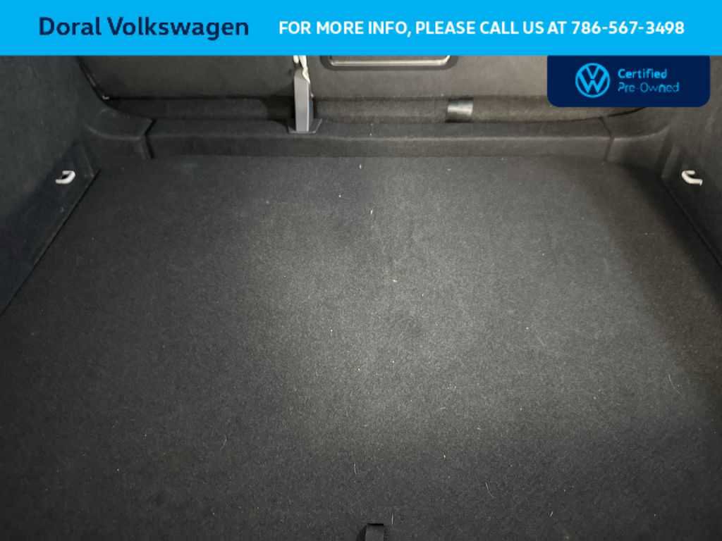 Used 2025 Volkswagen Taos SE FWD image 25
