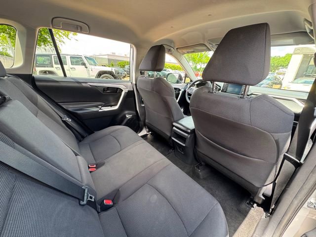 Used 2019 Toyota RAV4 LE w/ Carpet Mat Package image 12
