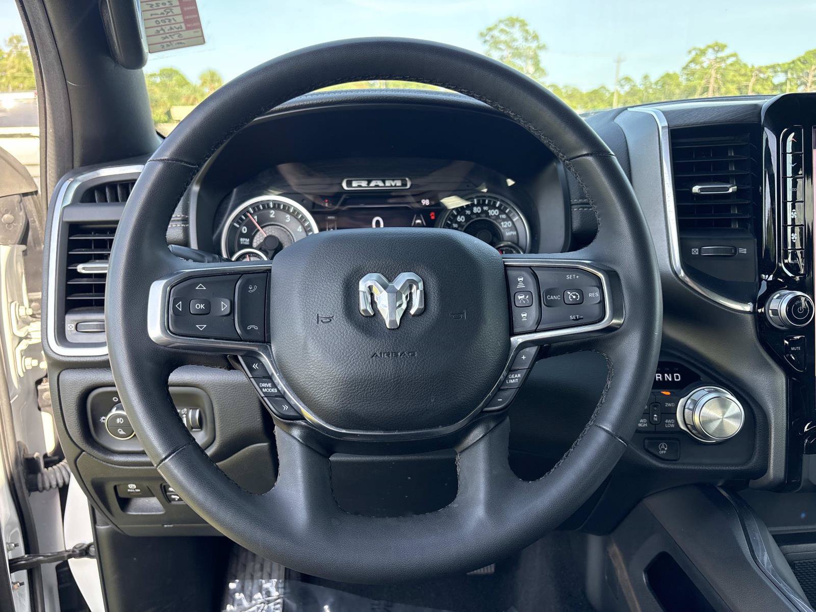 Used 2025 RAM 1500 Laramie AWD/4WD image 28