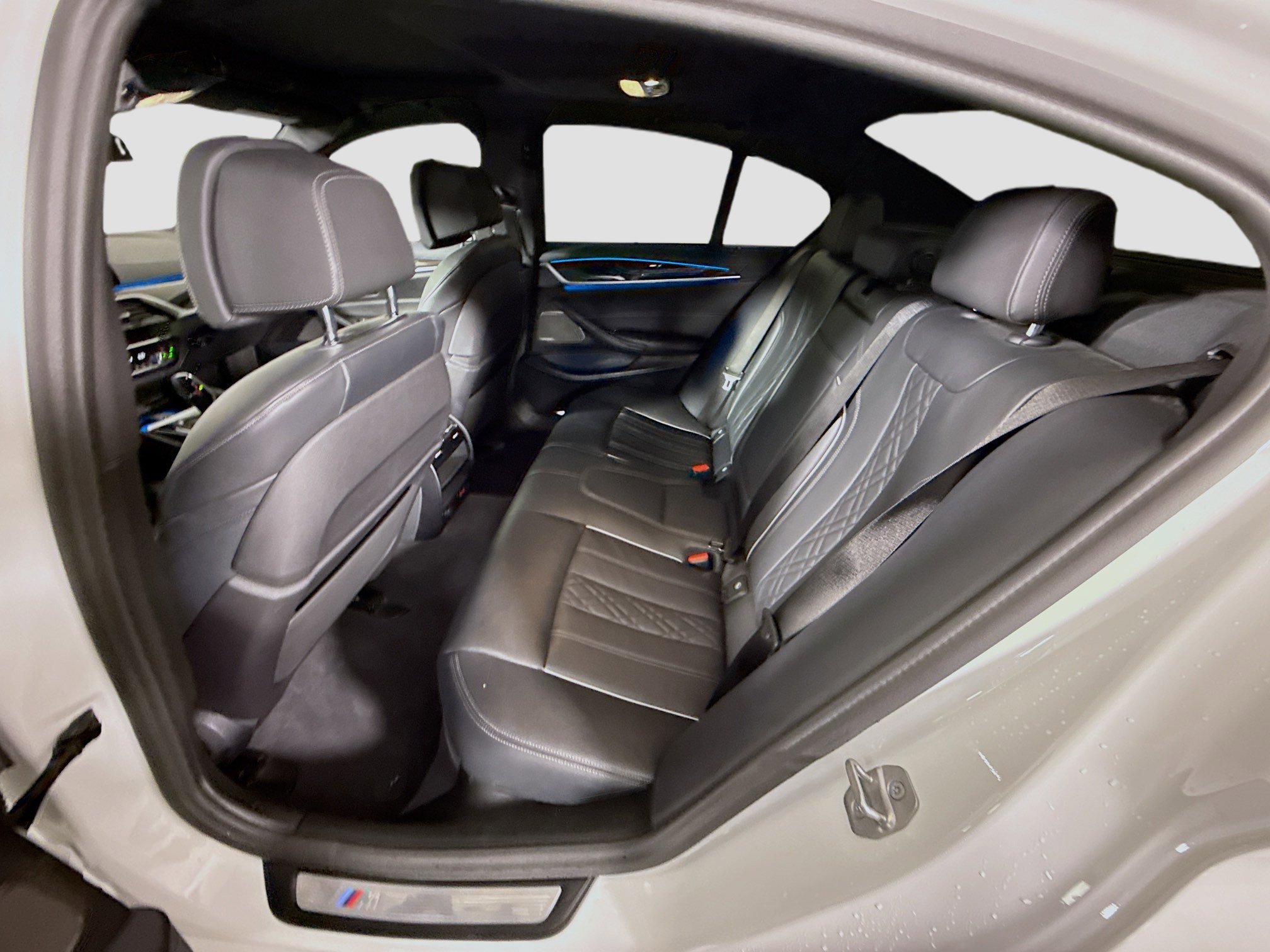 Used 2023 BMW 530e w/ M Sport Package image 25