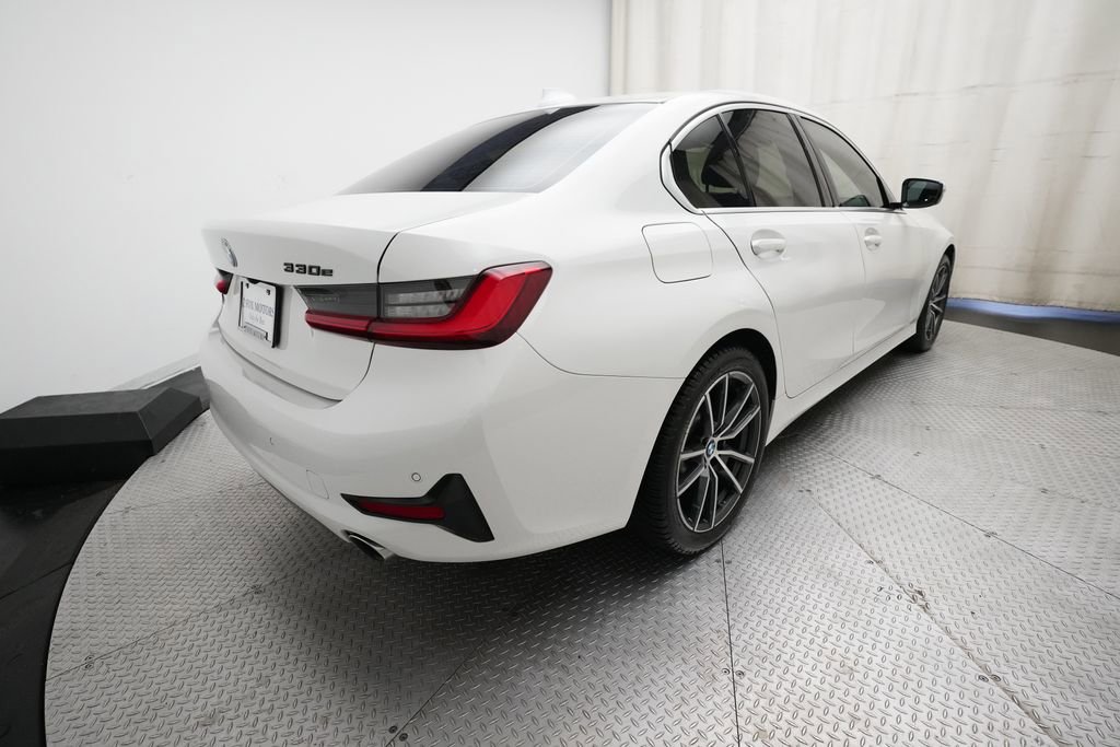 Used 2021 BMW 330e xDrive w/ Convenience Package image 13