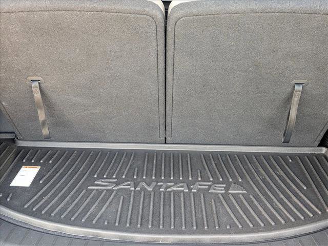 Used 2017 Hyundai Santa Fe SE FWD image 6