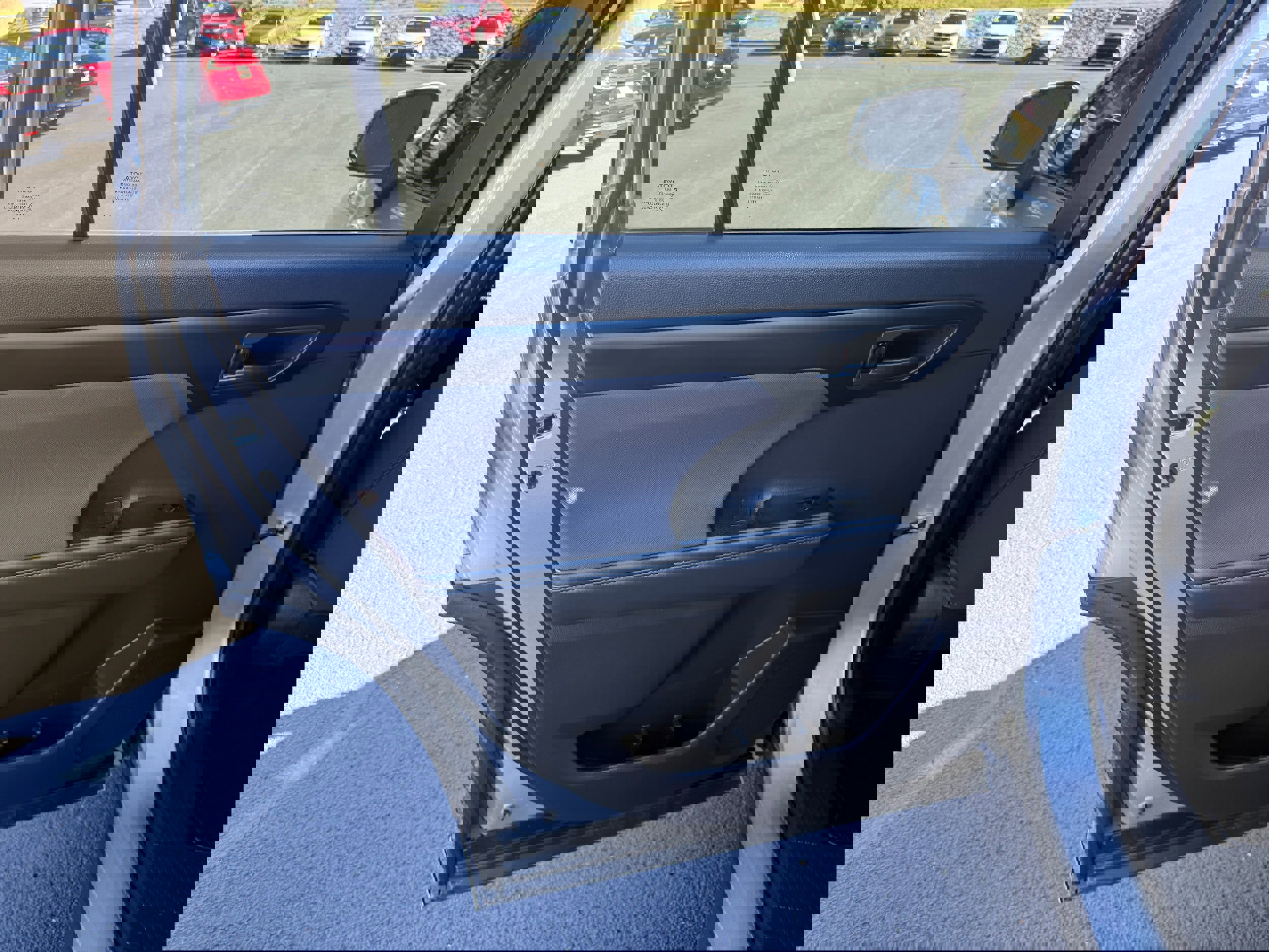 Used 2023 Toyota Highlander L image 9