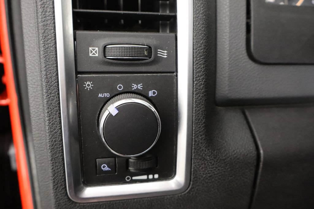 Used 2013 RAM 1500 Classic SLT RWD image 20