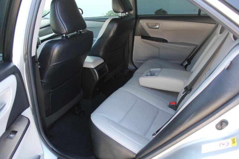 Used 2017 Toyota Camry SE FWD image 14
