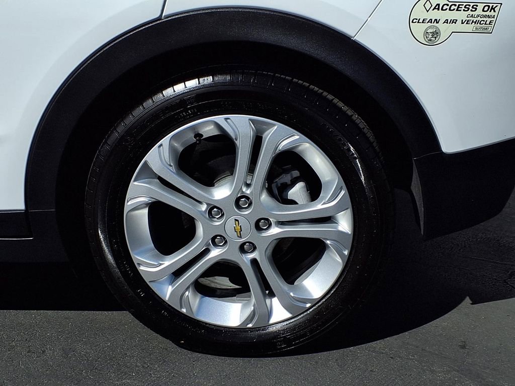 Used 2017 Chevrolet Bolt LT image 4