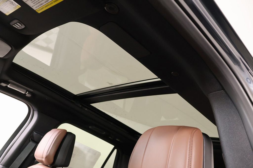 New 2025 Lincoln Navigator Reserve image 16