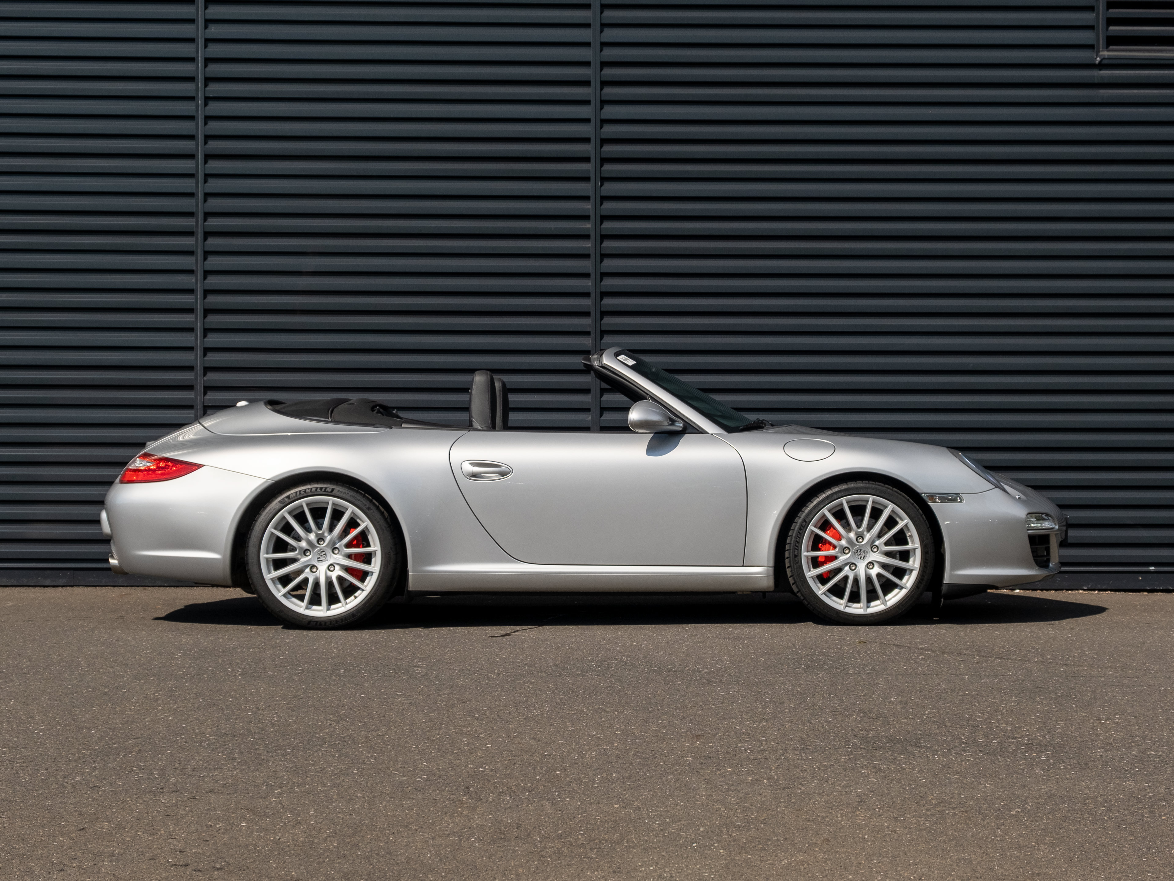 Used 2009 Porsche 911 Carrera S RWD image 9