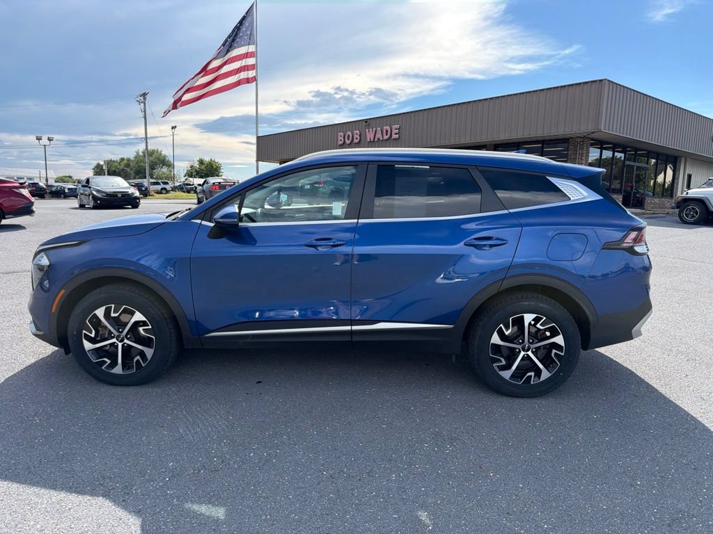 Used 2023 Kia Sportage EX AWD/4WD image 2