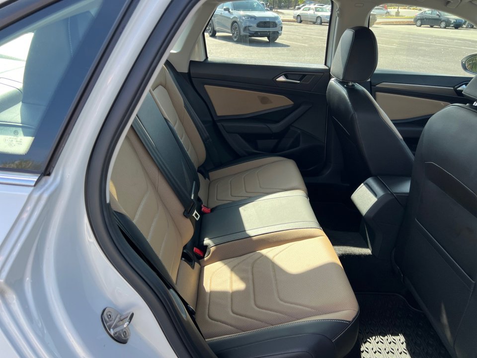 Used 2019 Volkswagen Jetta SEL Premium image 33