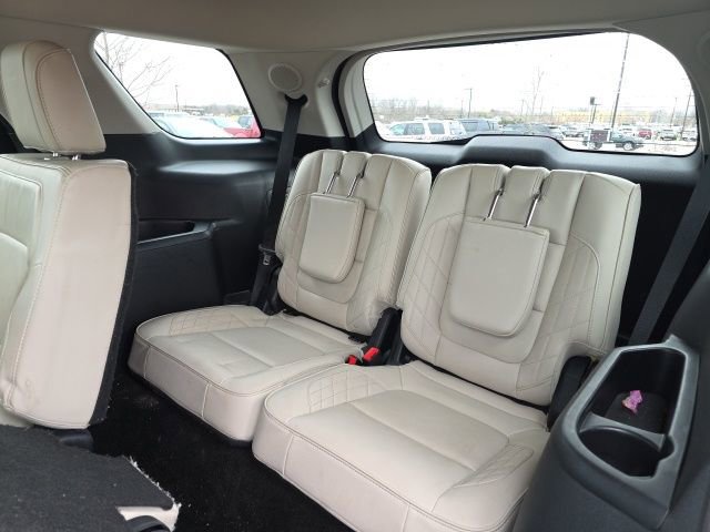 Used 2016 Ford Explorer Platinum image 19