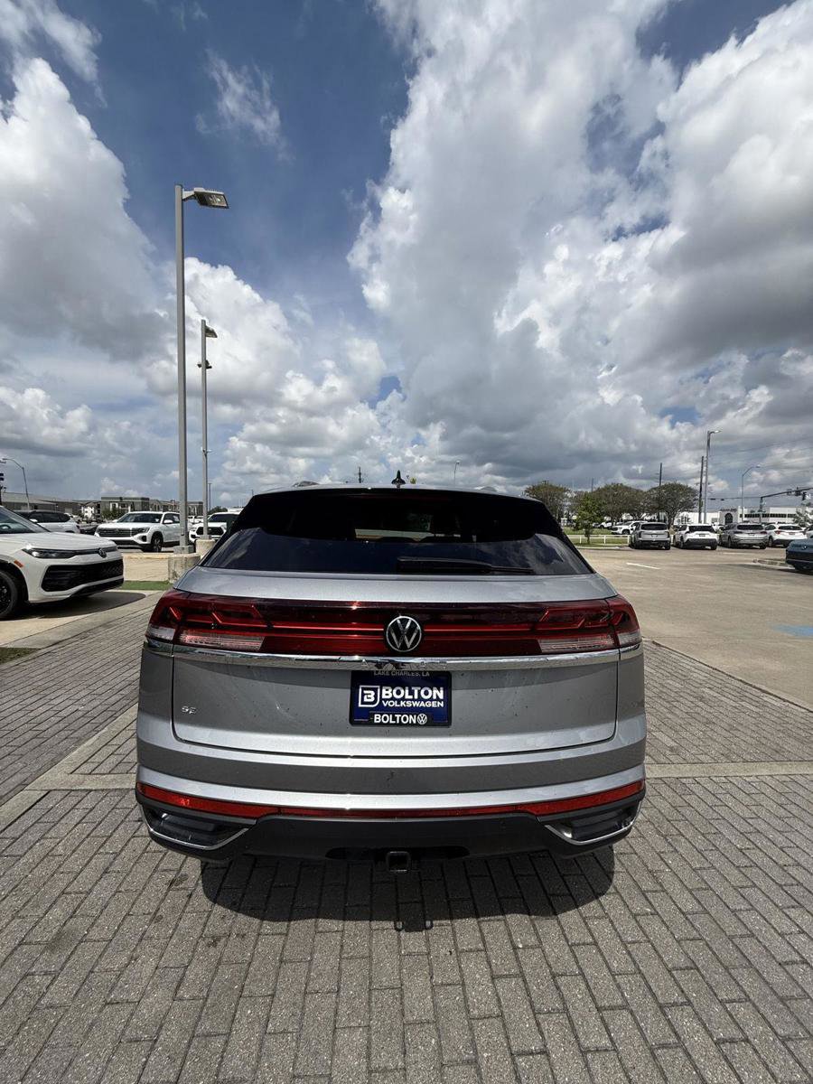 New 2026 Volkswagen Atlas Cross Sport SE image 9