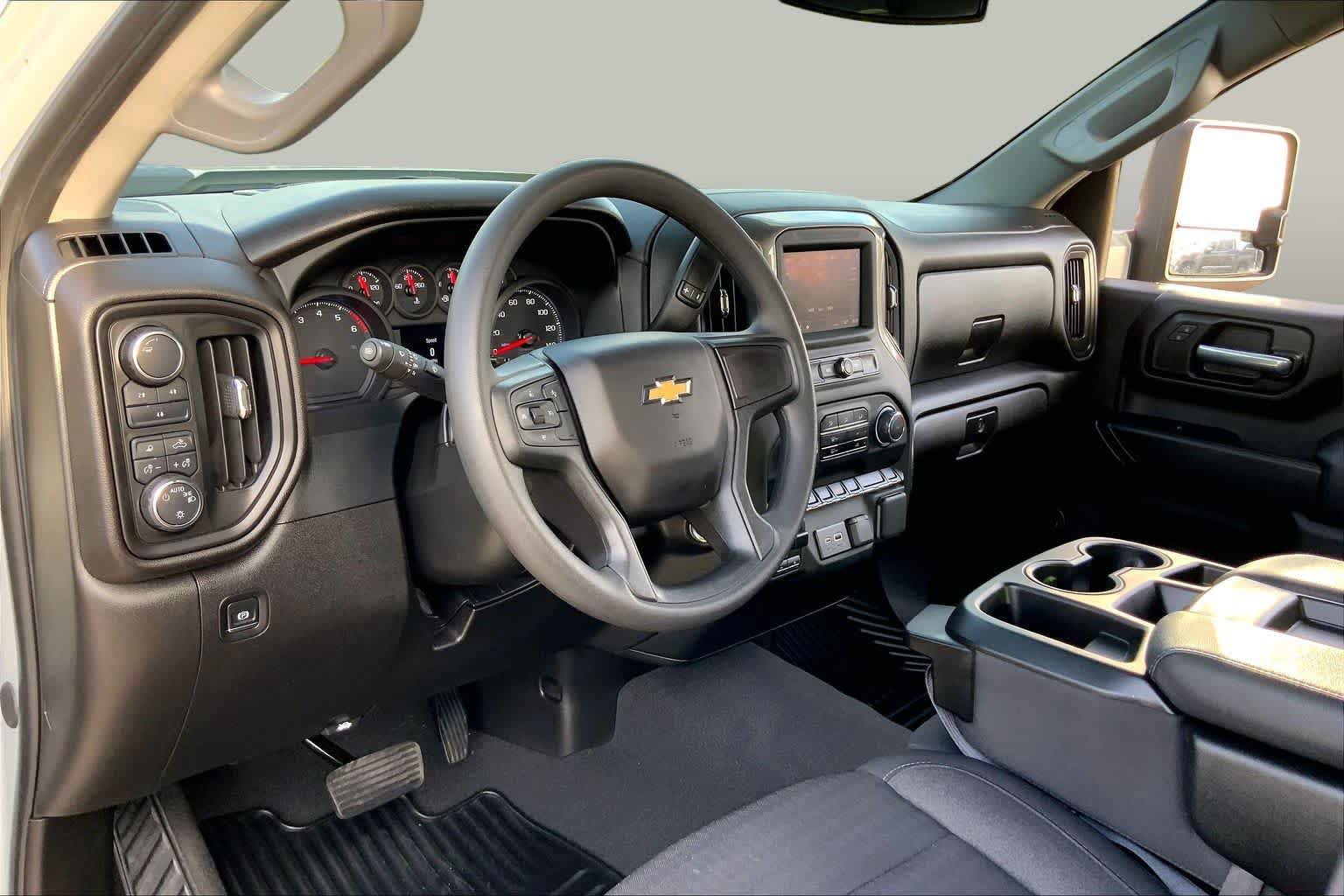 Used 2024 Chevrolet Silverado 2500 Custom w/ Custom Value Package AWD/4WD image 16