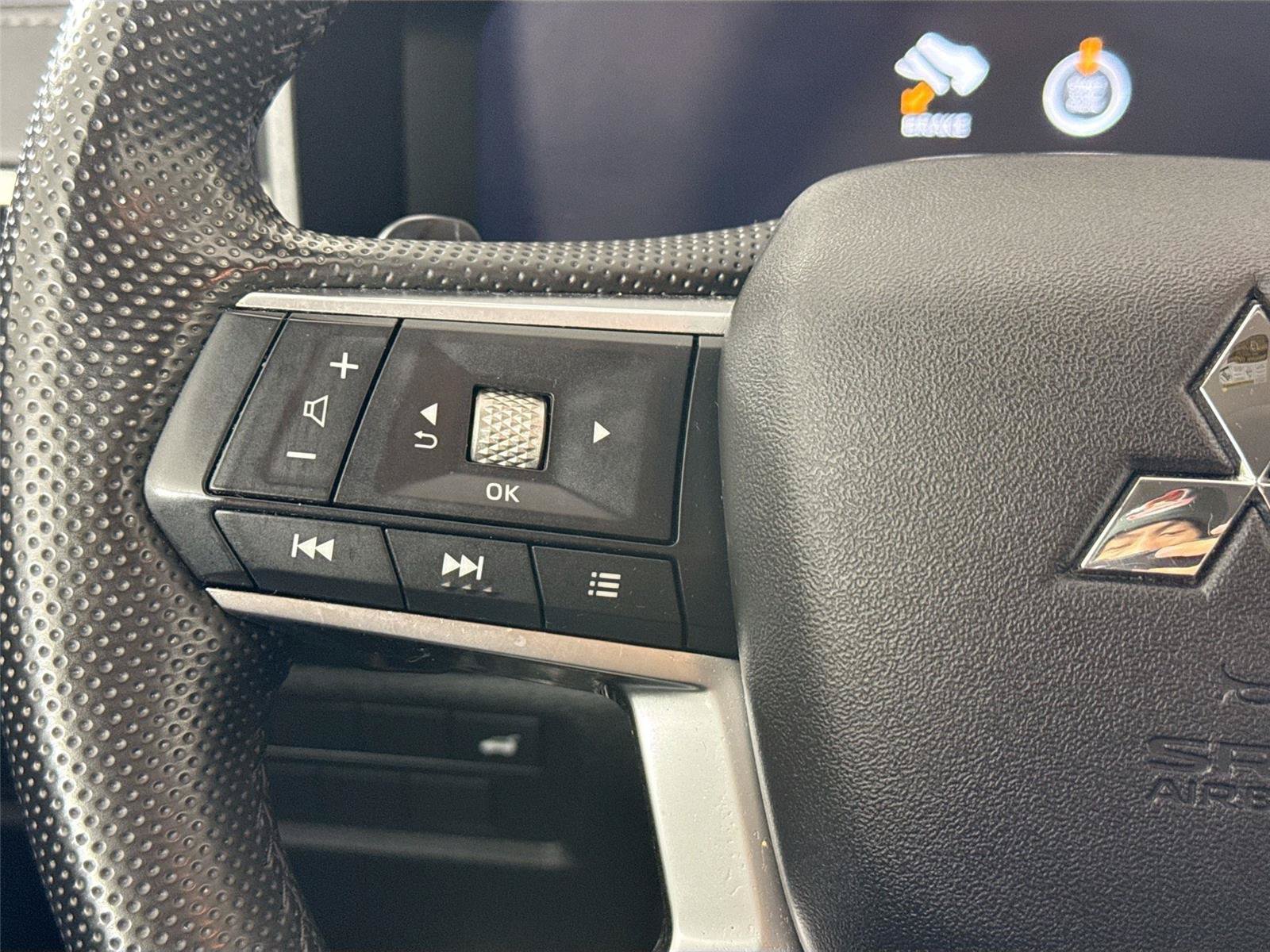 Used 2024 Mitsubishi Outlander SEL FWD image 18
