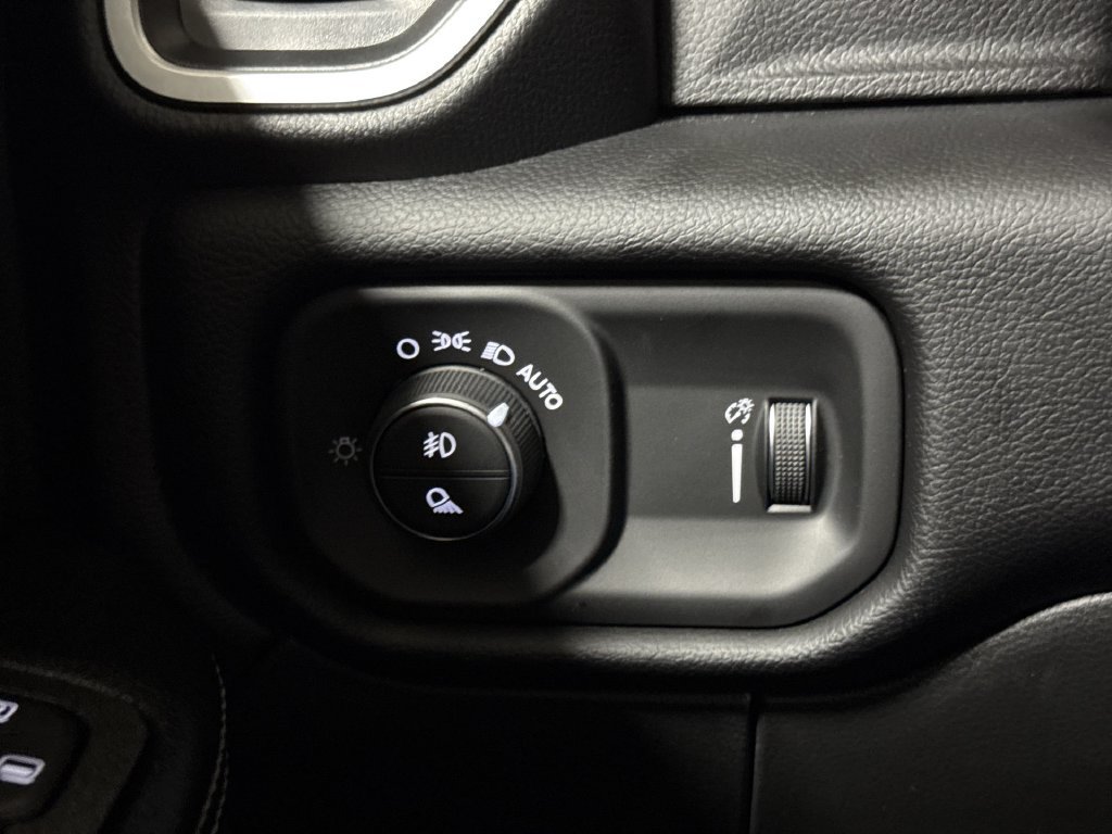 New 2026 RAM 3500 Big Horn AWD/4WD image 19