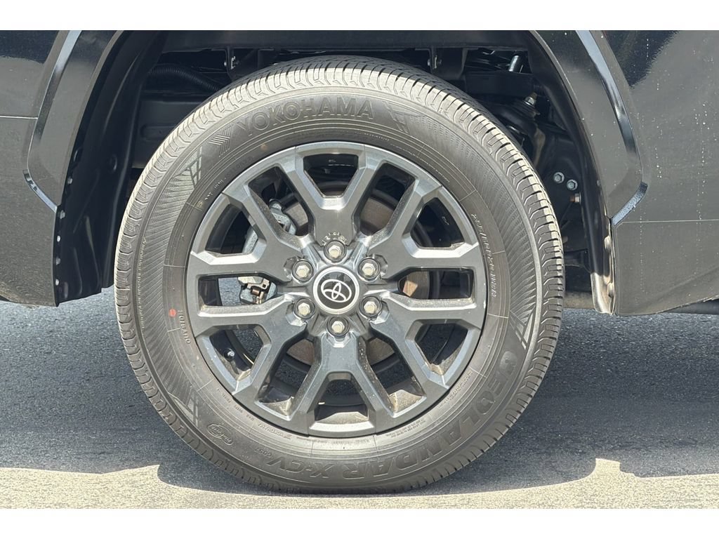 Used 2023 Toyota Tundra Platinum w/ Advanced Package AWD/4WD image 30