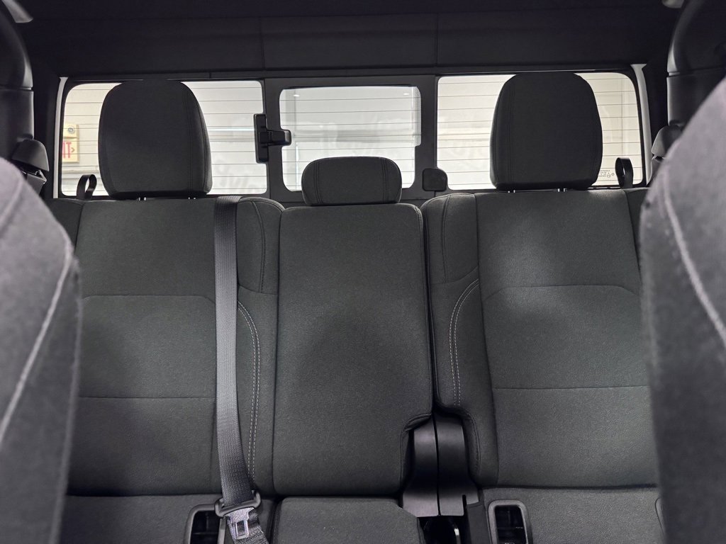 Used 2024 Jeep Gladiator Sport image 14