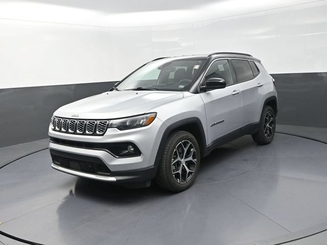 Used 2024 Jeep Compass Limited AWD/4WD image 3