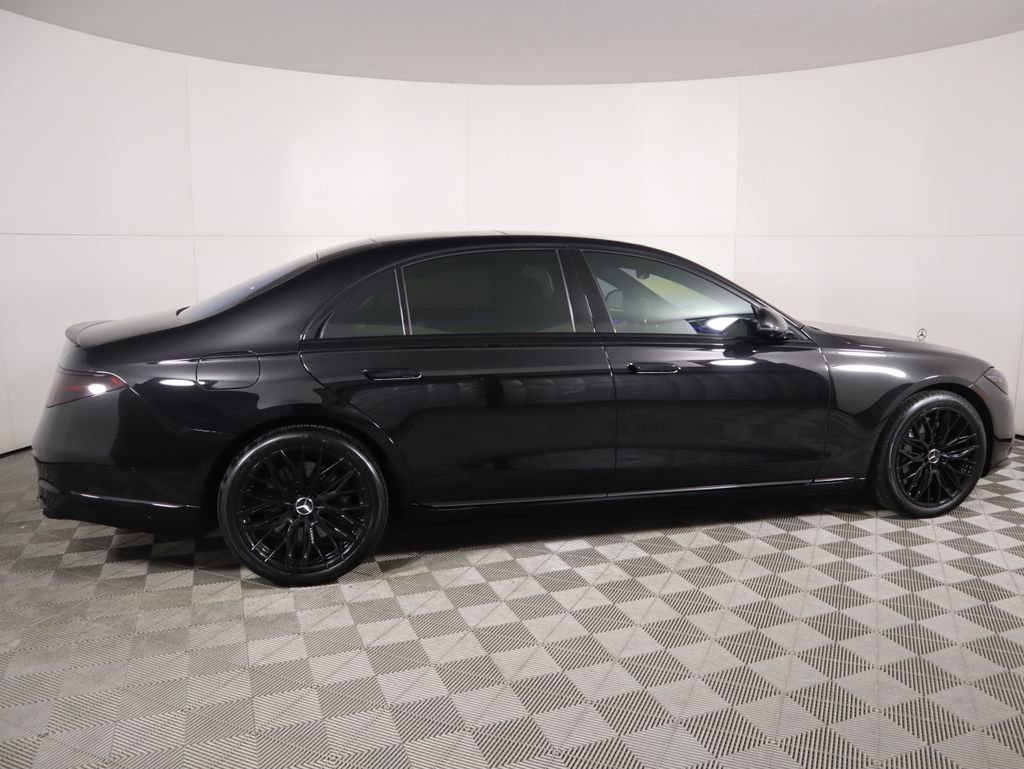 Used 2023 Mercedes-Benz S 580e 4MATIC Sedan image 4