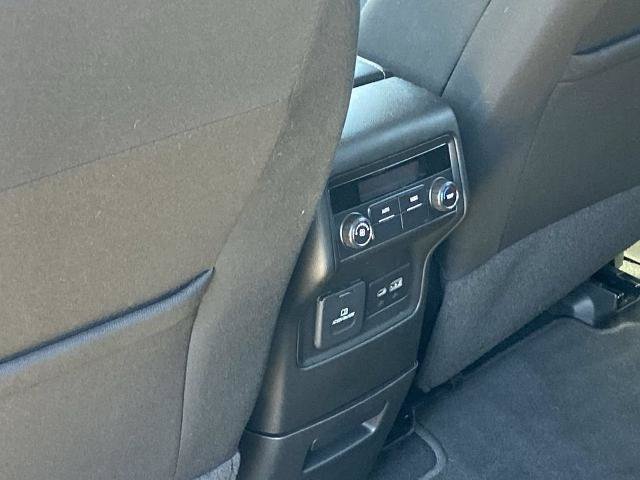 Used 2023 GMC Acadia SLE w/ Driver Convenience Package FWD image 16