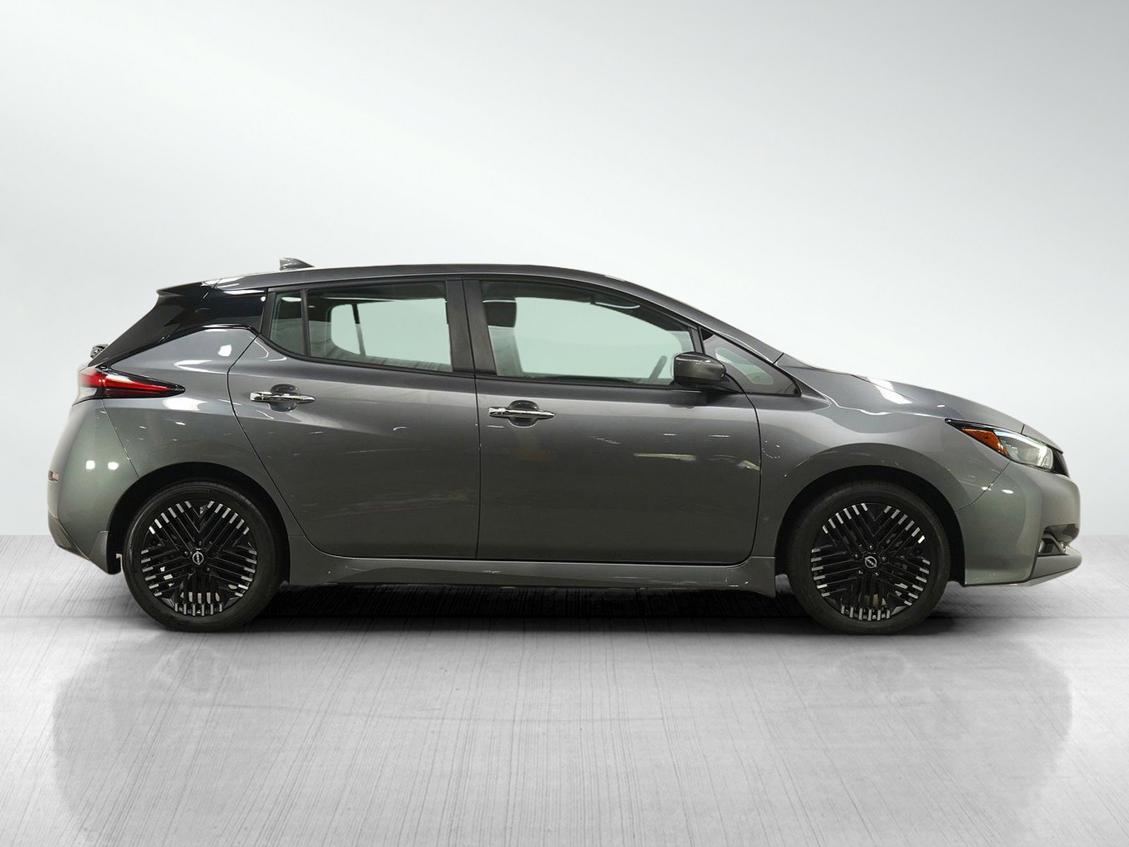 Used 2023 Nissan Leaf SV Plus FWD image 6