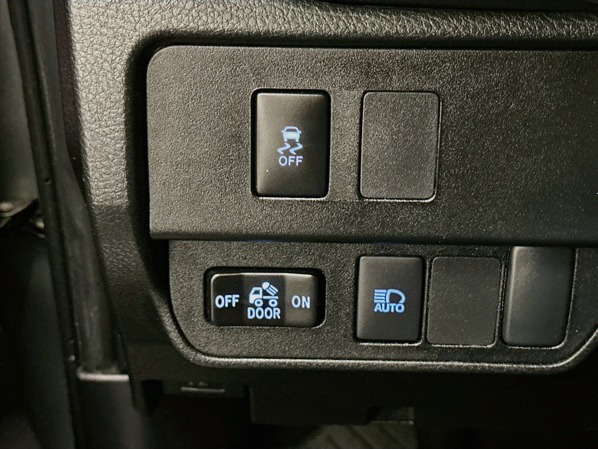 Used 2023 Toyota Tacoma SR5 AWD/4WD image 17