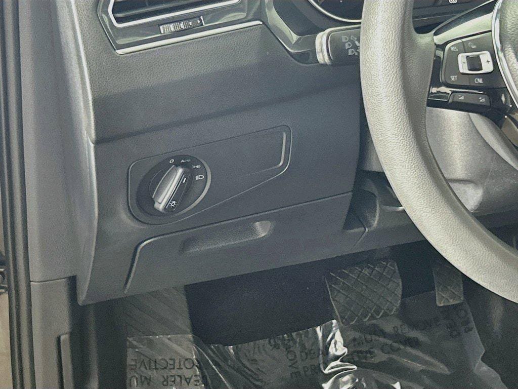Used 2018 Volkswagen Tiguan S AWD/4WD image 10