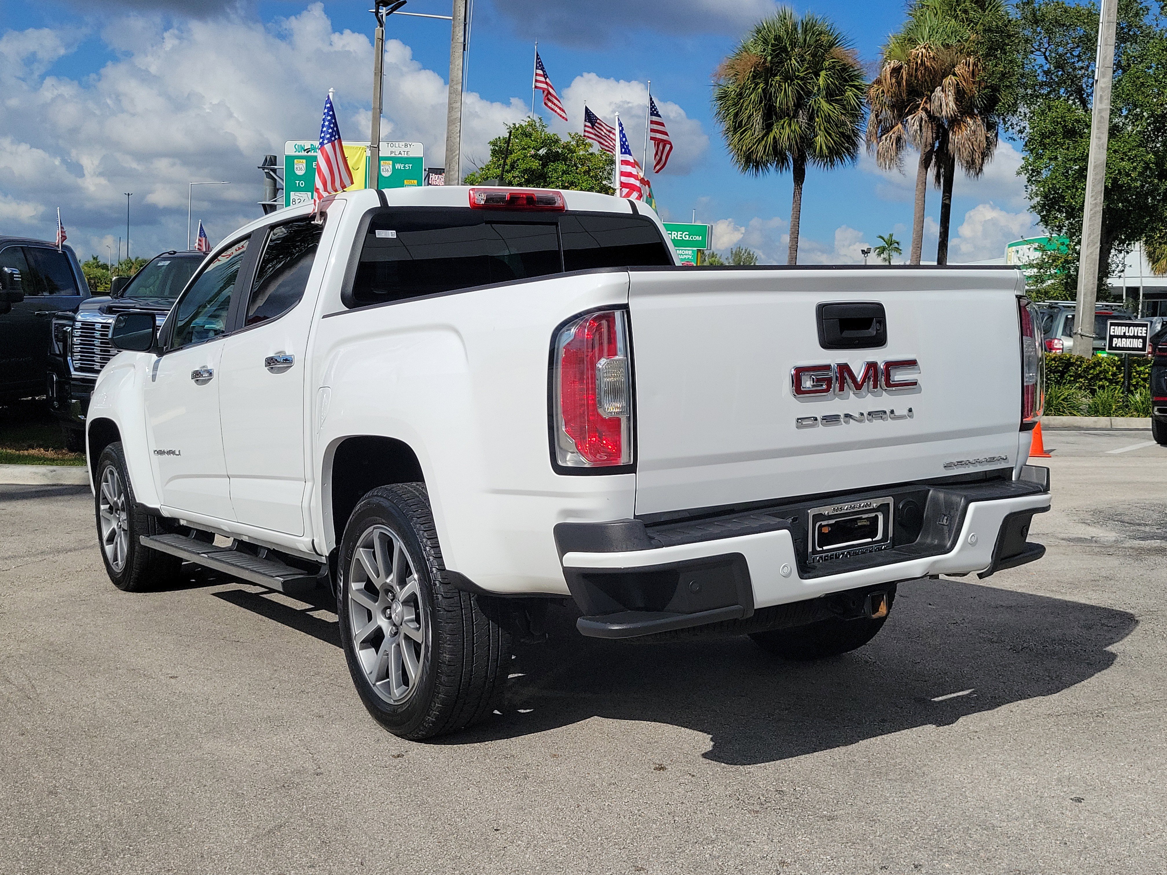 Used 2022 GMC Canyon Denali image 7