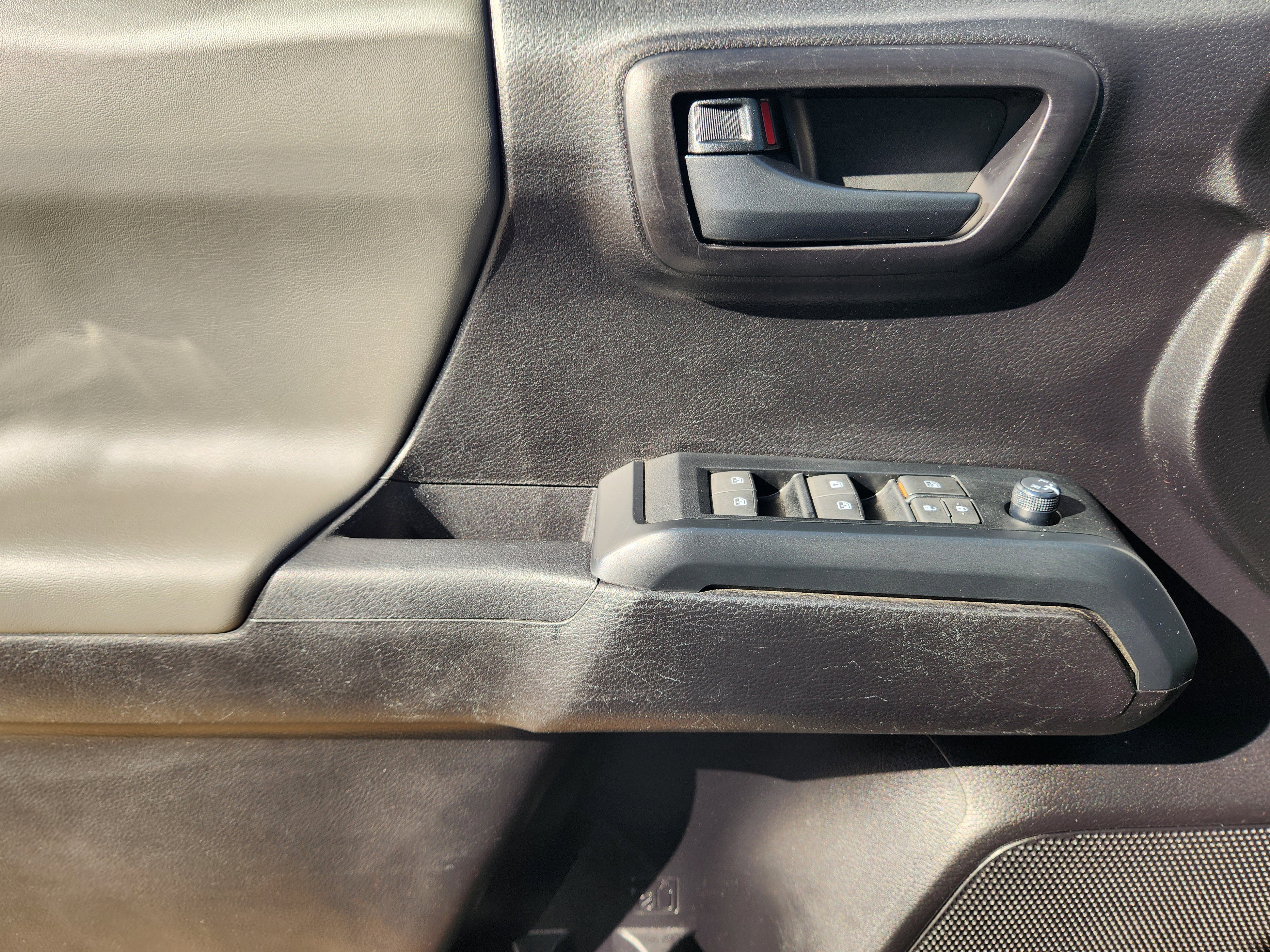 Used 2021 Toyota Tacoma SR image 29