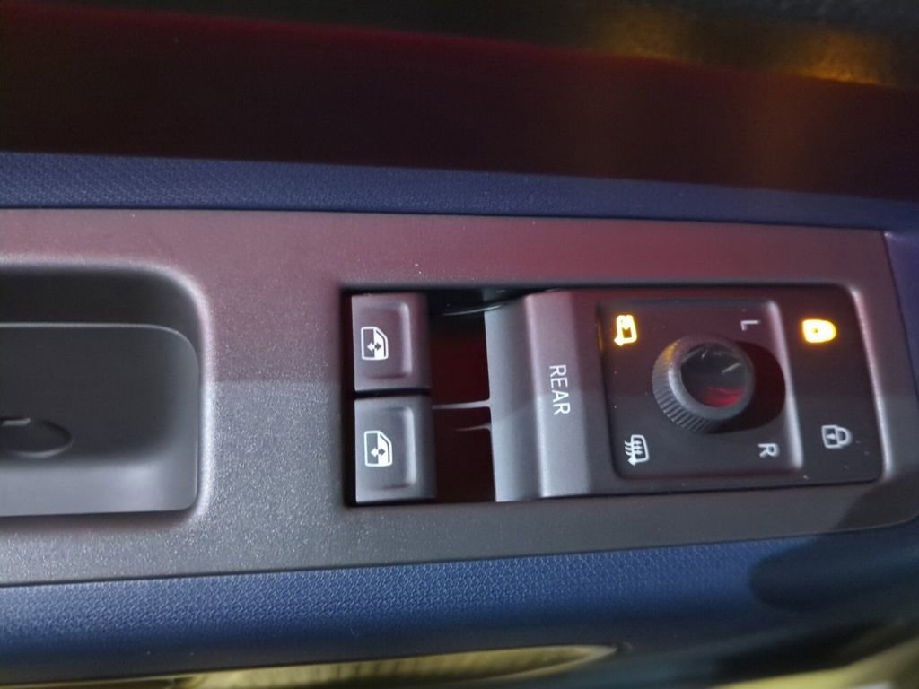 New 2025 Volkswagen ID. Buzz Pro S image 22