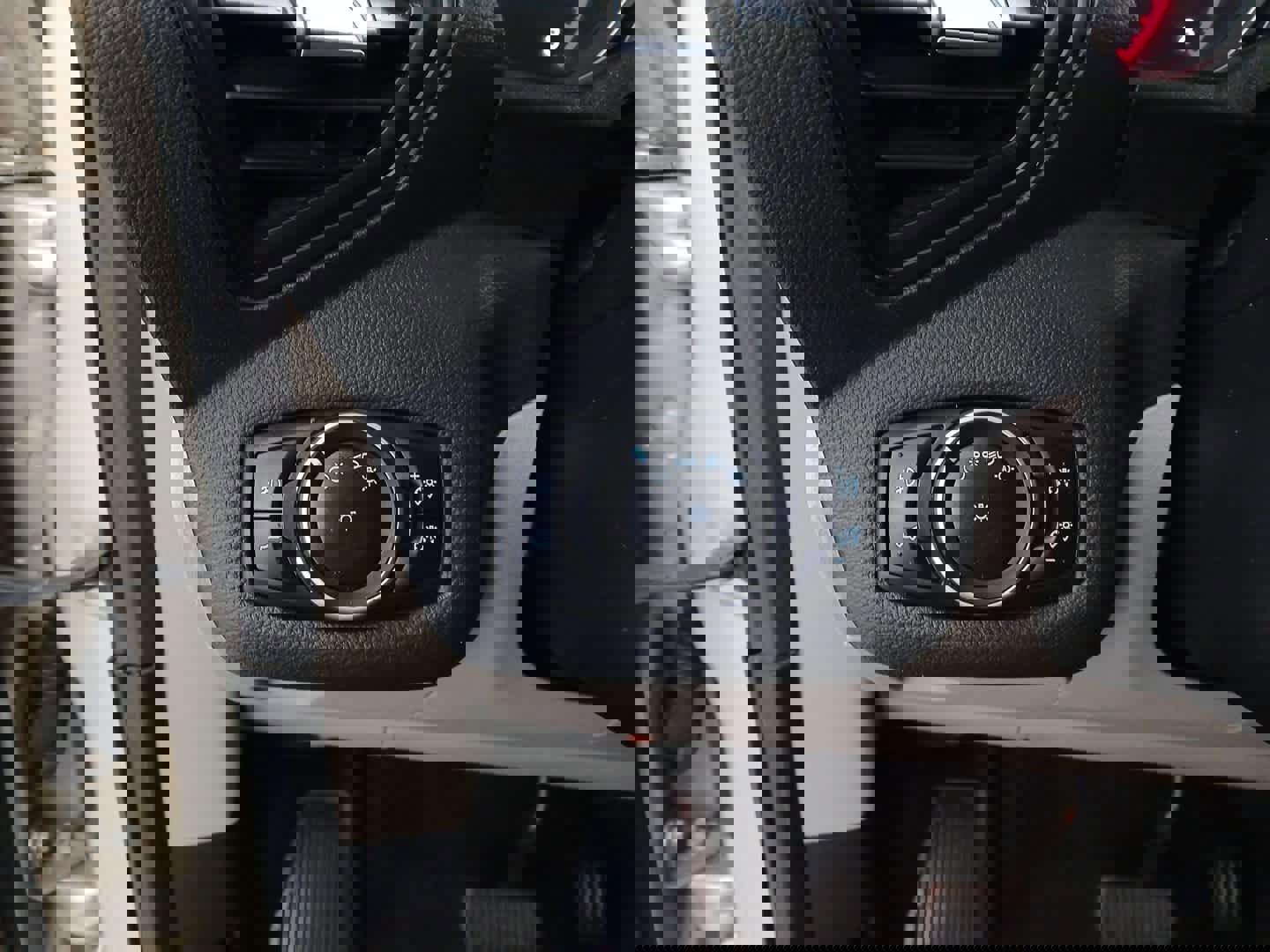 Used 2017 Ford Escape SE w/ Equipment Group 201A image 15