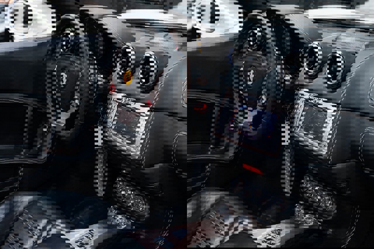 Used 2014 Ferrari California image 58