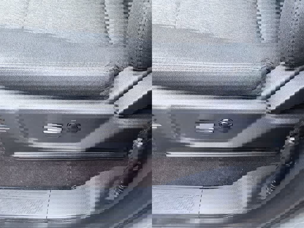 Used 2024 Ford Expedition XLT image 12