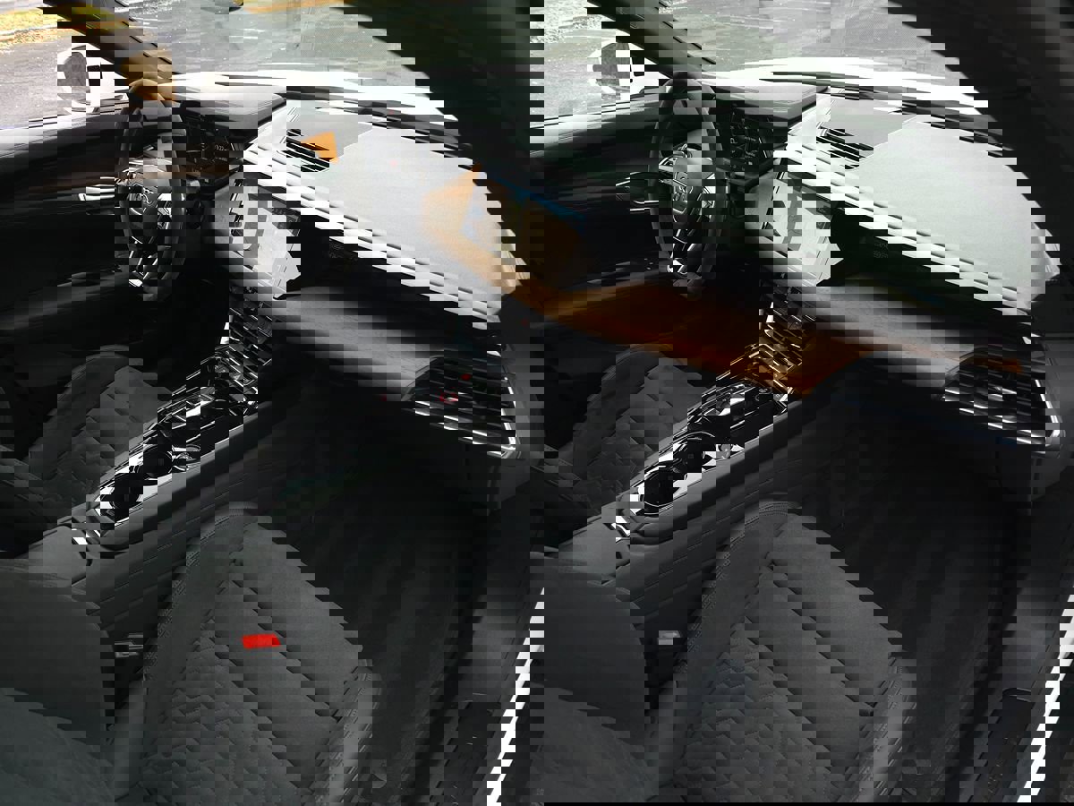 Used 2022 Audi e-tron GT Premium Plus image 22