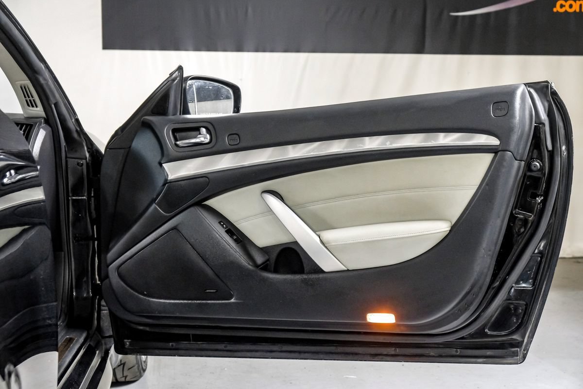 Used 2010 INFINITI G37 Convertible w/ Premium Pkg RWD image 29